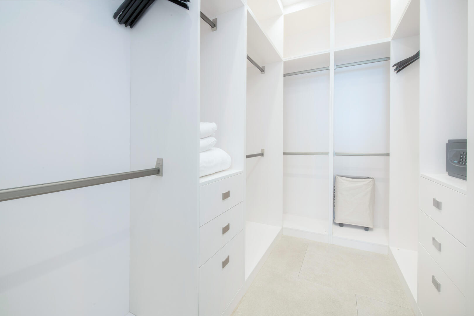 Primary suite walk-in closet