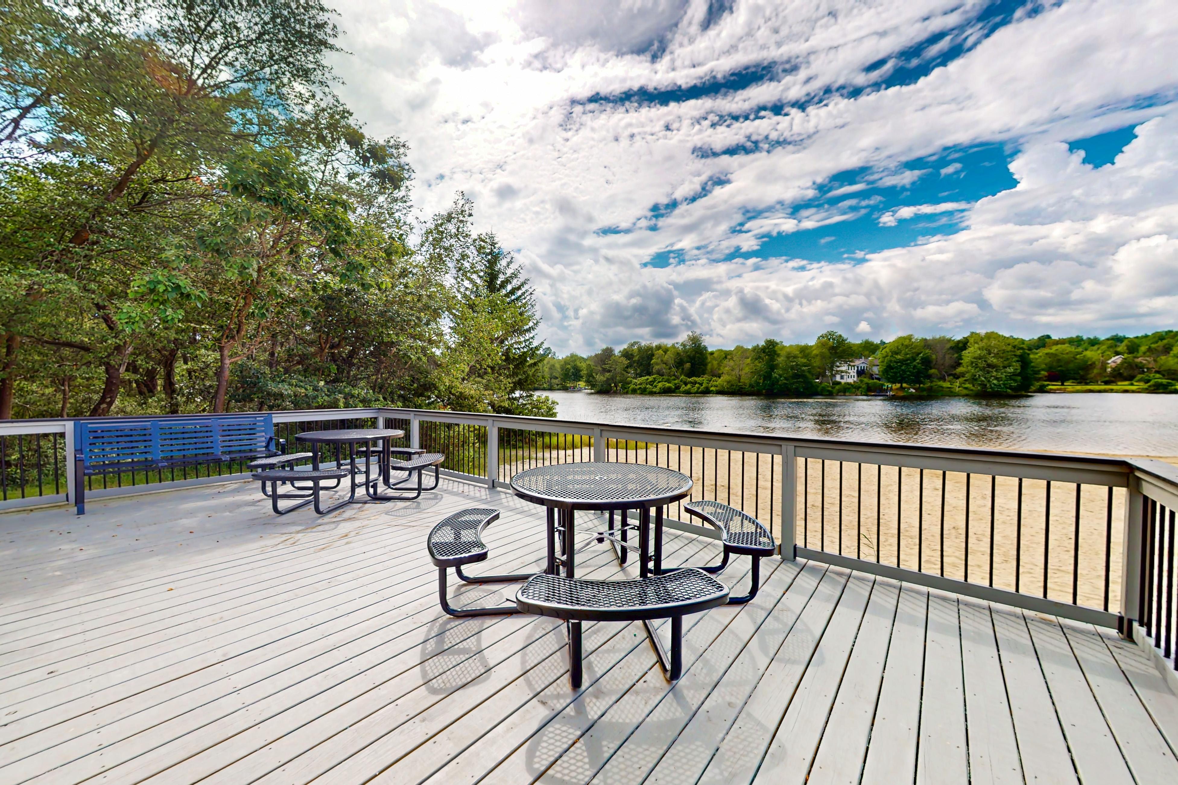 Emerald Lakes Getaway Emerald Lakes Getaway