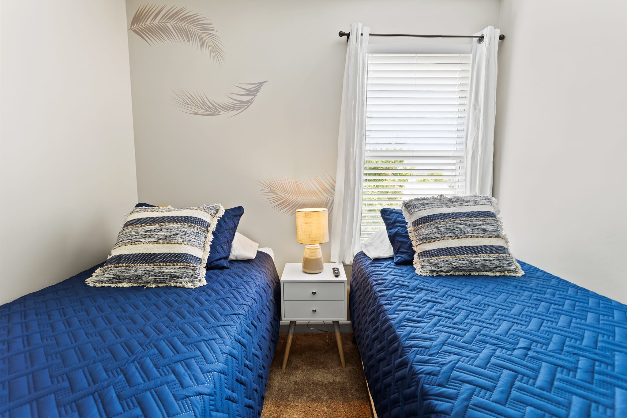 3BR Palm Bliss | Quiet AC North End + Backyard!