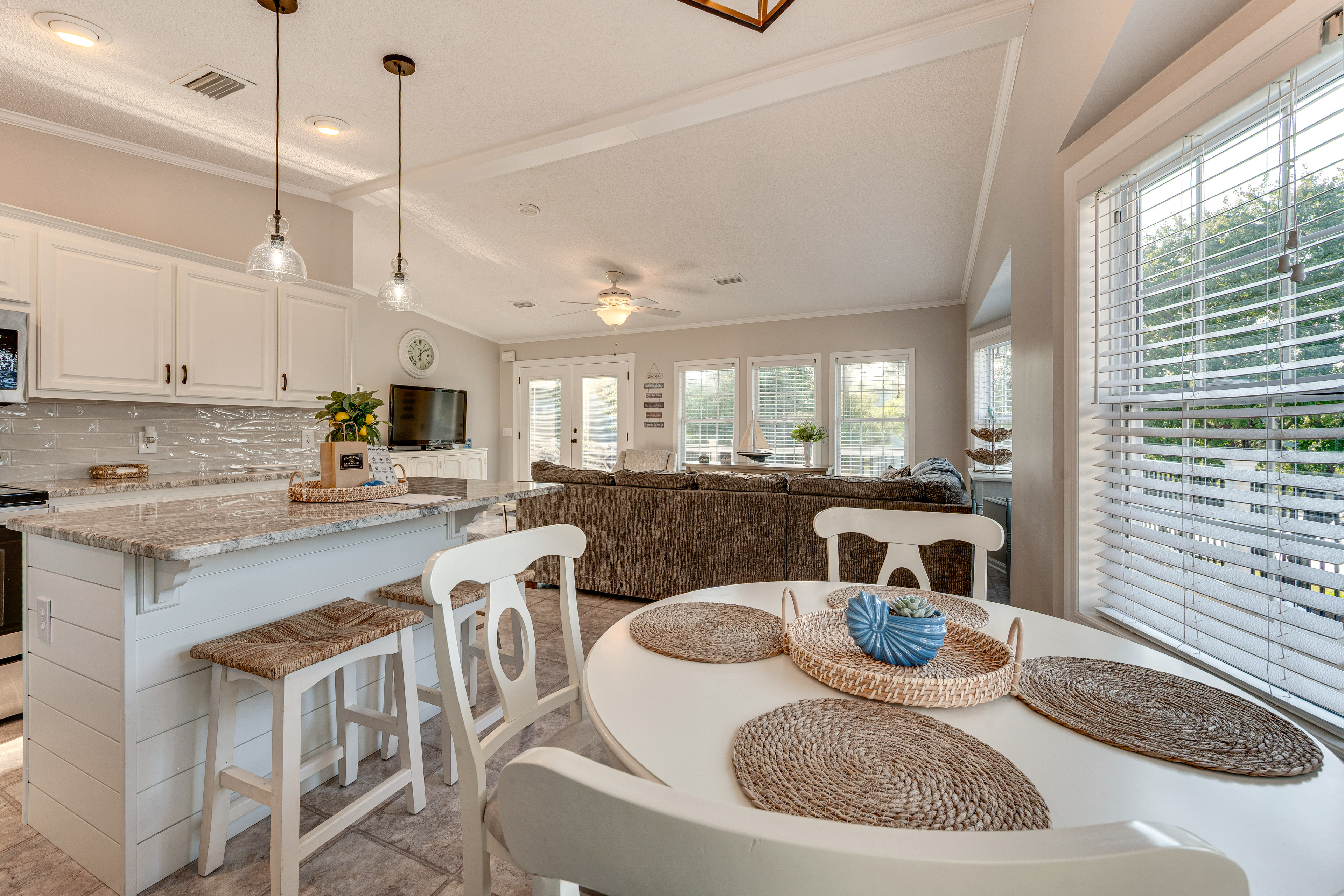 Breathtaking Views & Deck: Badin Lake House!