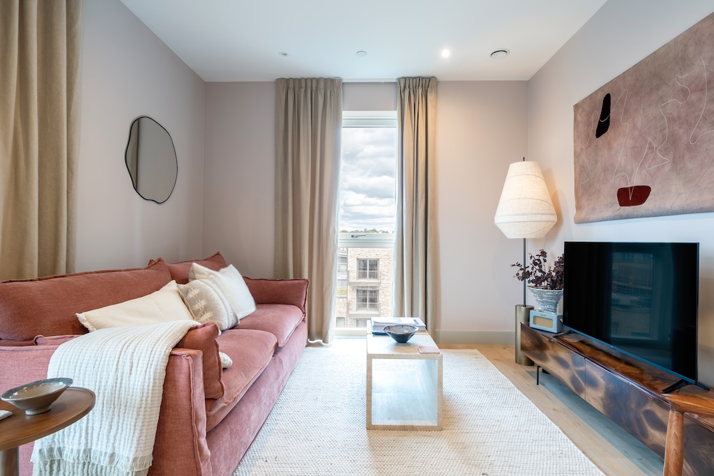 Rooms: Living area