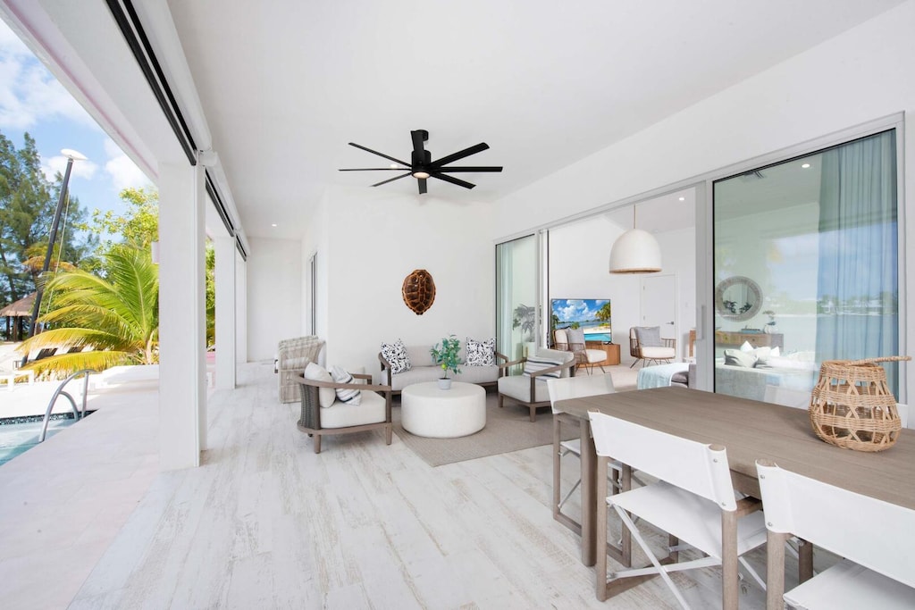 Private veranda lounge.