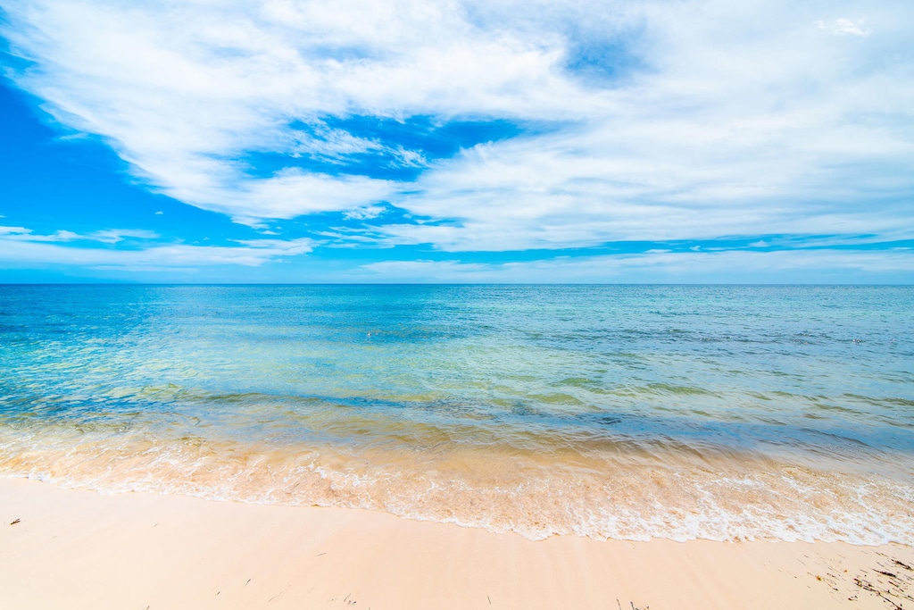 Sandy beach with excellent backyard snorkeling. You can also rent kayaks to explore the coastline.