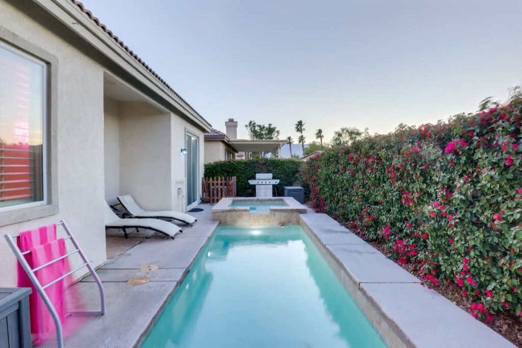 Patio|Private Pool & Hot Tub|Lounge Furniture