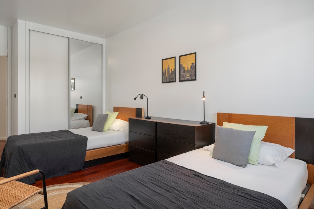 Bedroom with two single beds. 