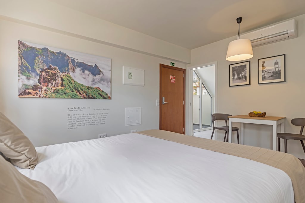 Bedroom with double bed