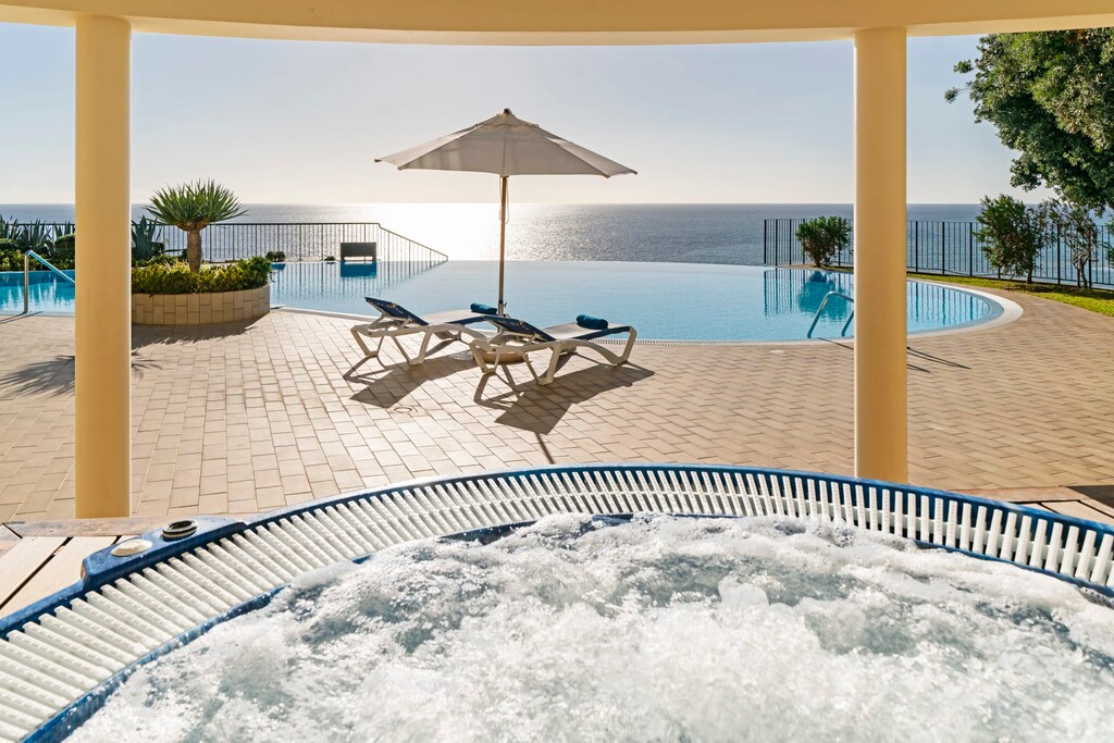 jacuzzi and swimming pool