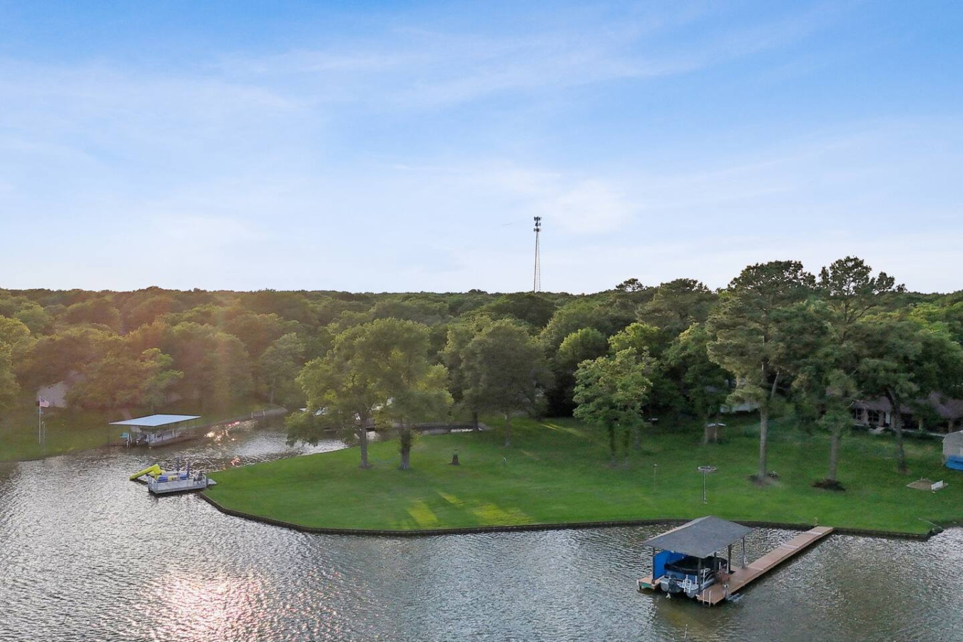 Evergreen Escape| Spacious Yard