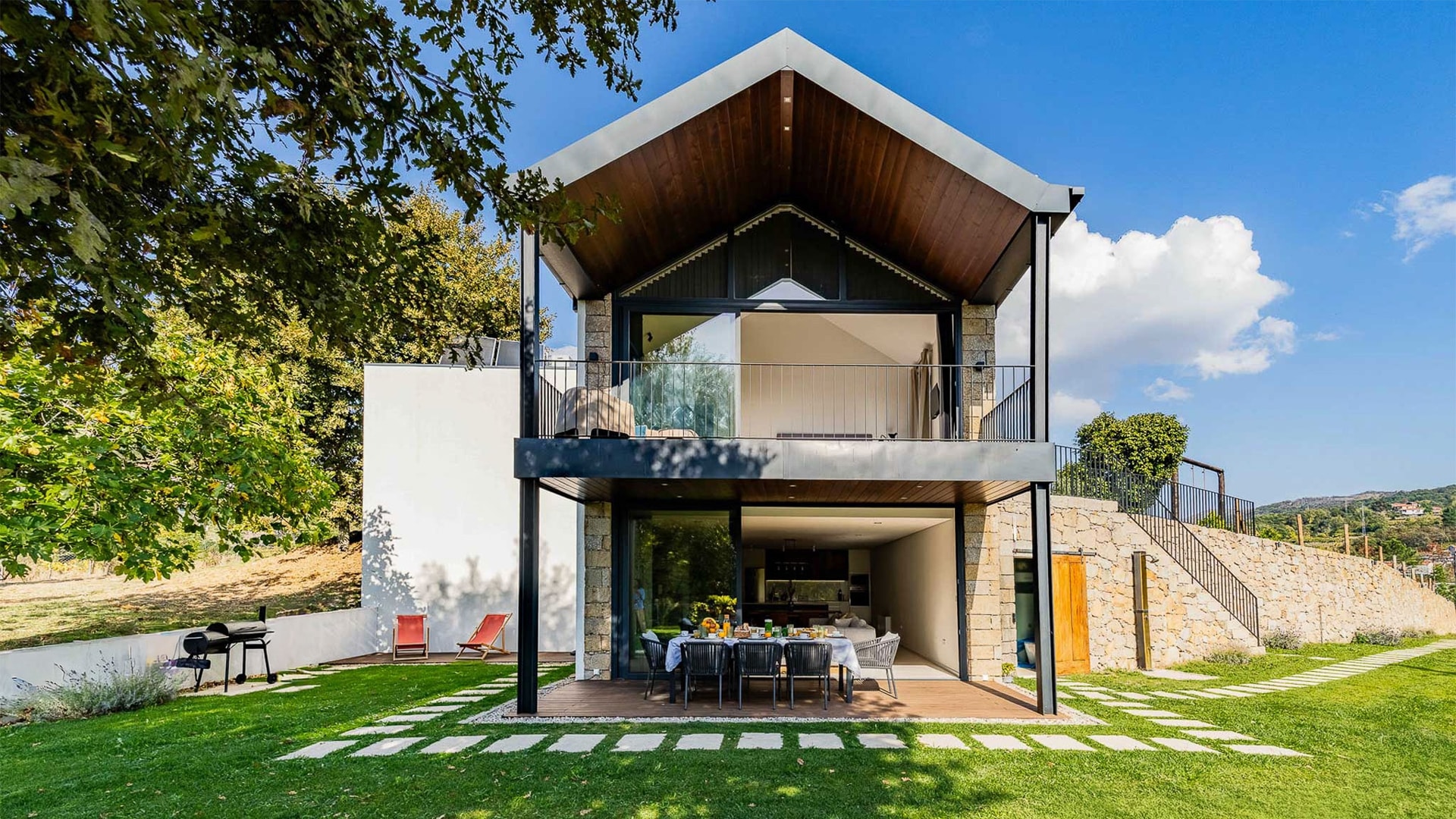 Douro Villa with Heated Pool and Valley Views