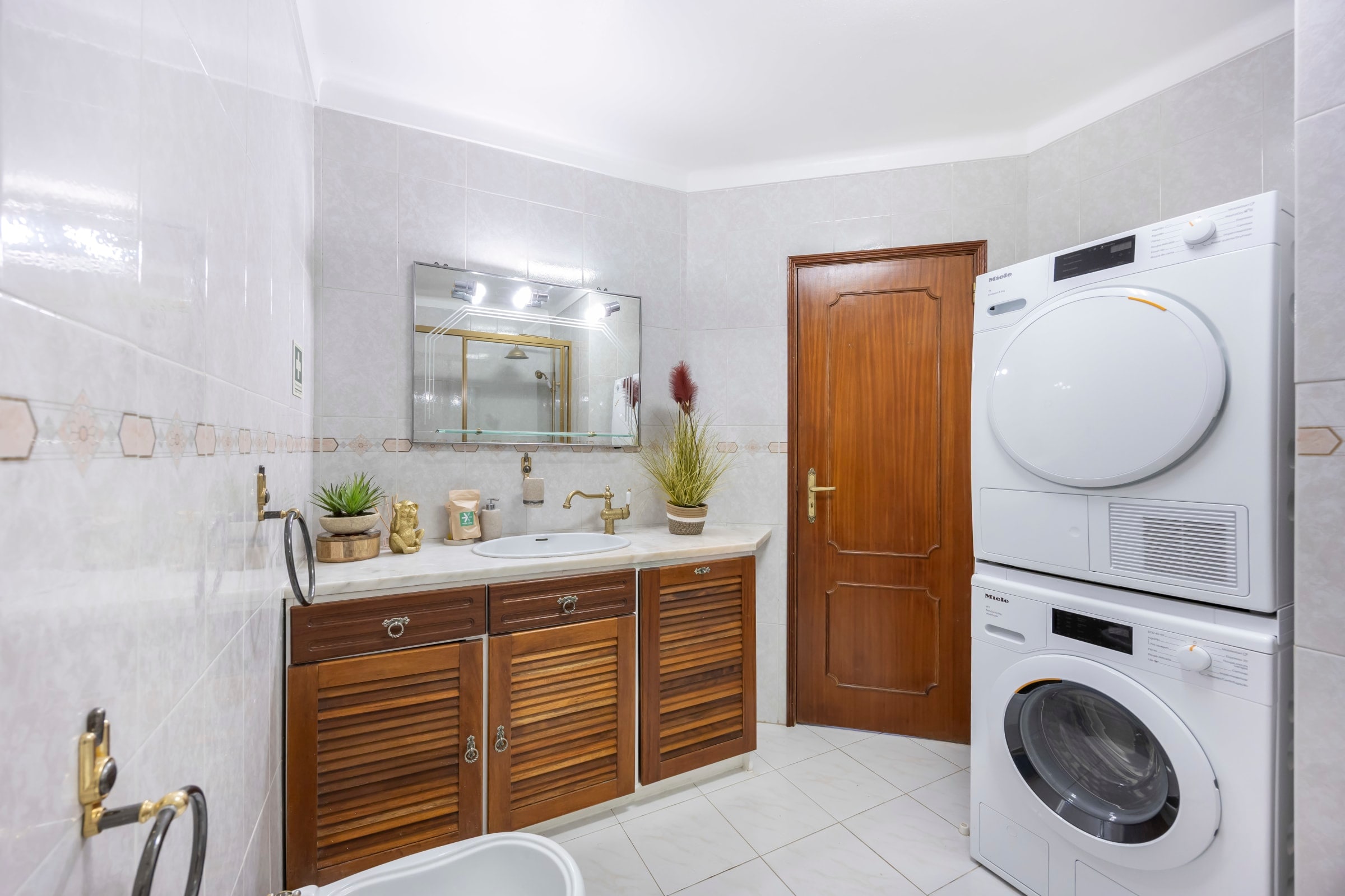 Castelo de Vlado in the charming town of Altura Castelo de Vlado in the charming town of Altura