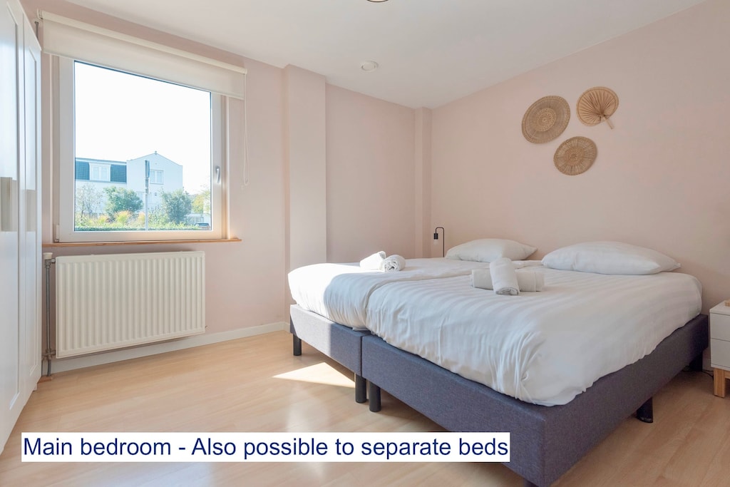 Possibility to place the beds together or separately