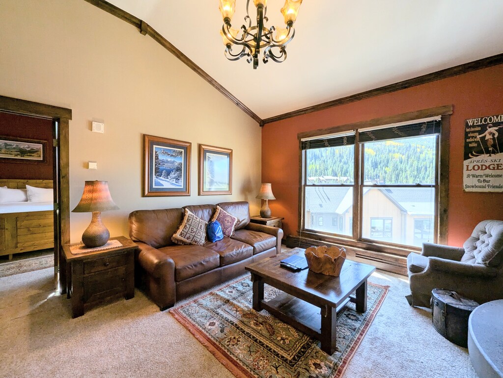 Charming Top-Floor Vacation Condo in River Run Village