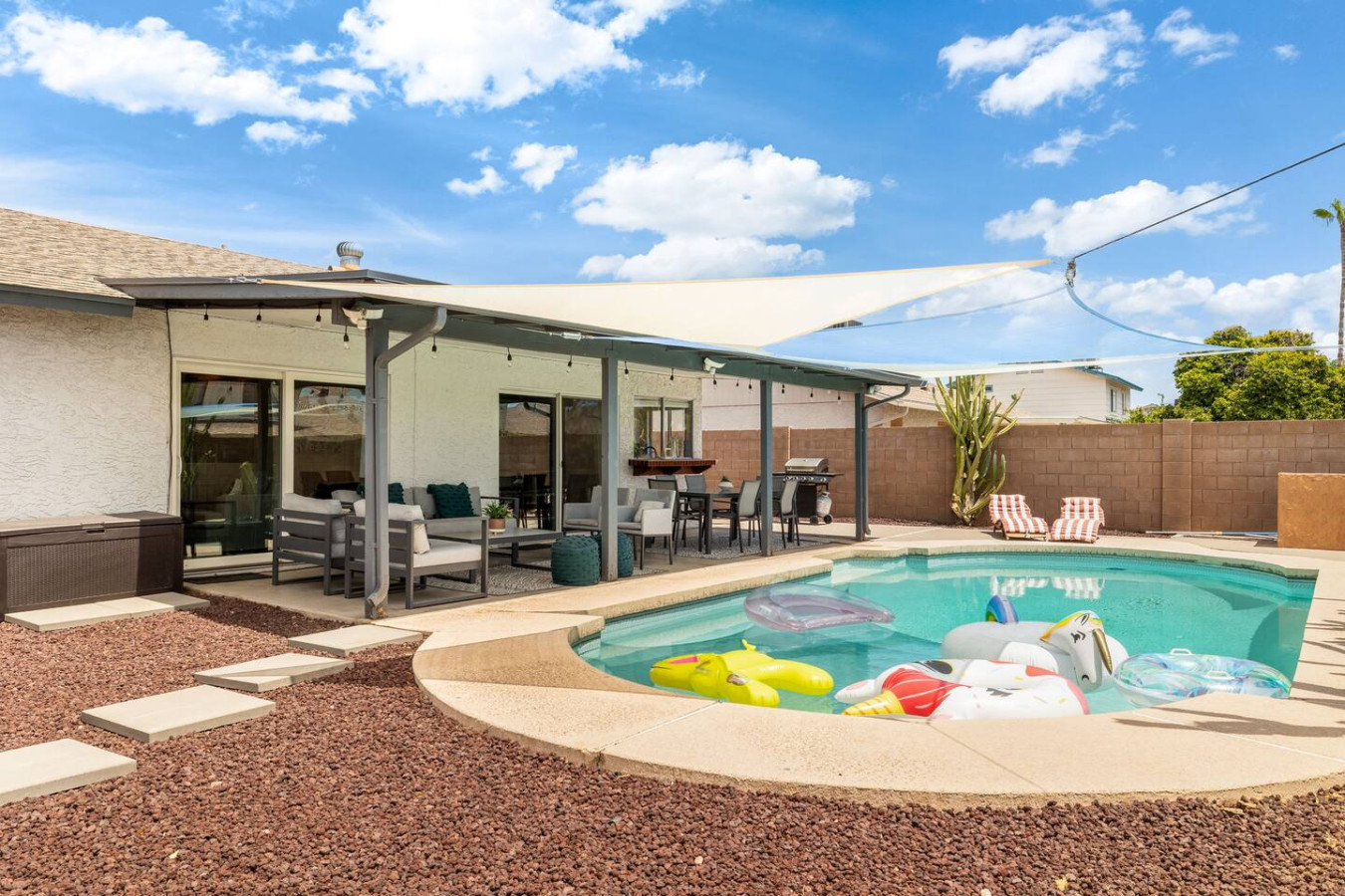 Gorgeous 3-bedroom Home + Pool + Patio + Grill!