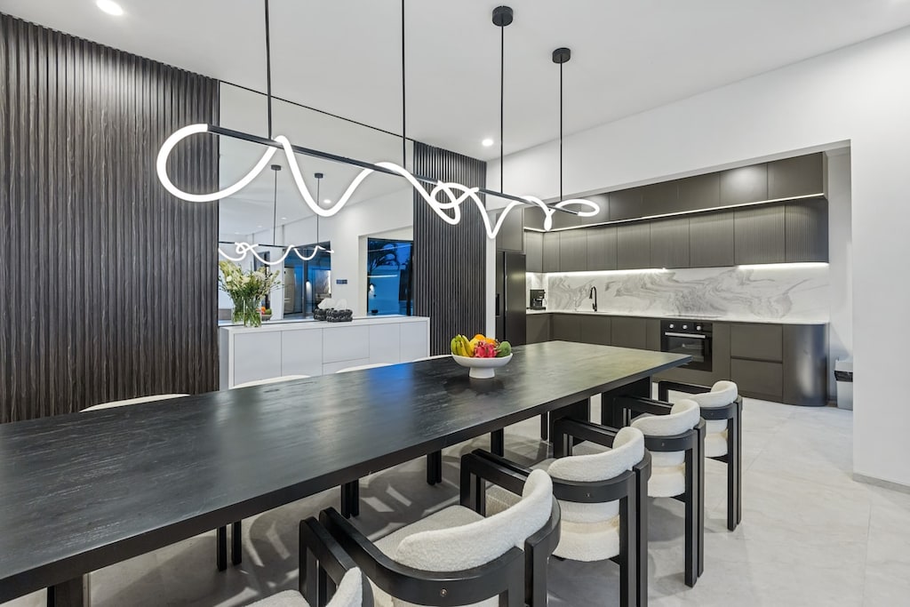 Villa Luwa ’s dining room is where memories are made—a lively space to gather with friends, share delicious meals, and toast to good times, all surrounded by the charm of Bali. Here’s to unforgettable moments! #Villa Luwa