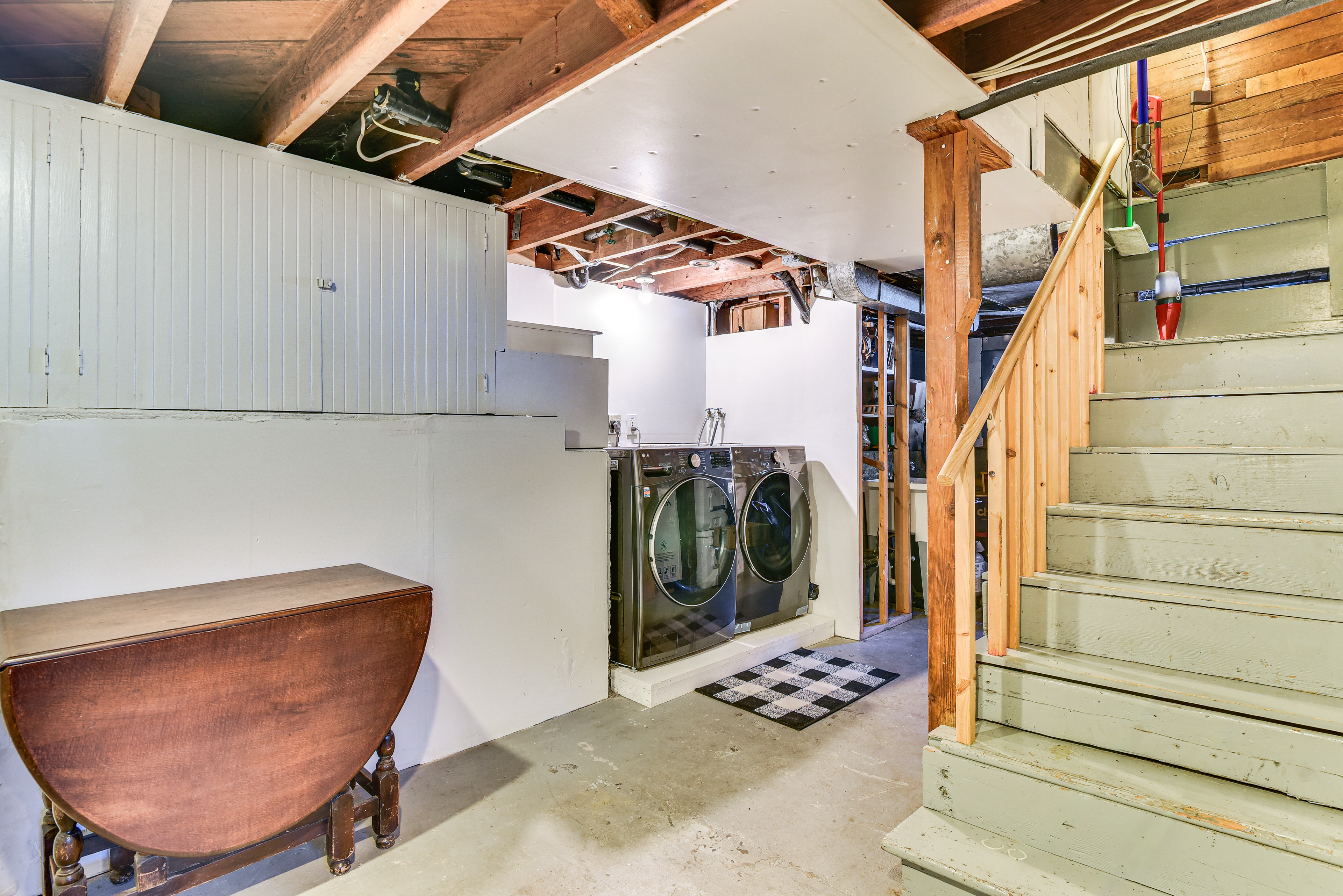 6 Mi to Dtwn: Pet-Friendly Home in Portland!