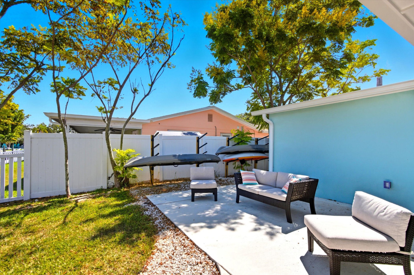 Waterfront Retreat W / Floating Dock & Kayaks