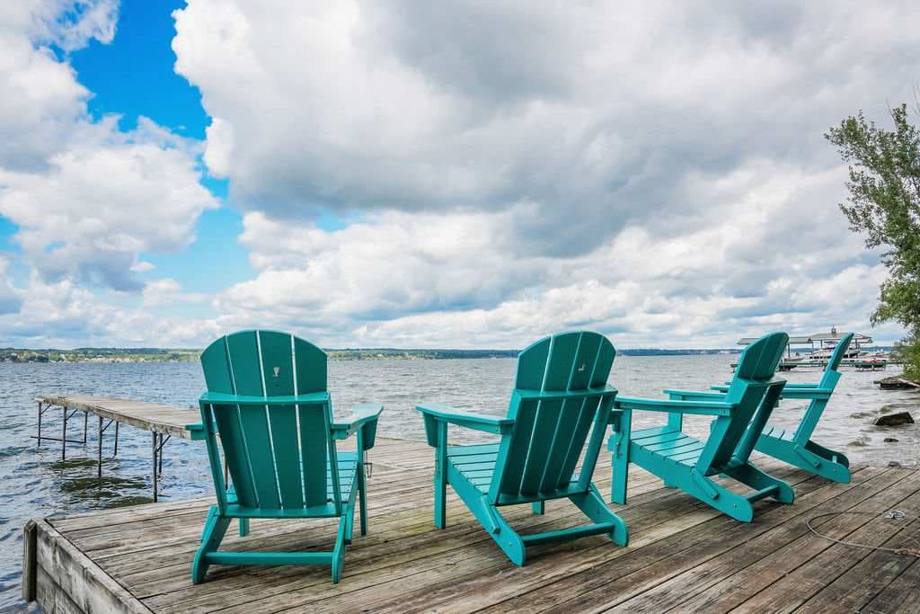 Front-row seats to sunsets and starlit skies.