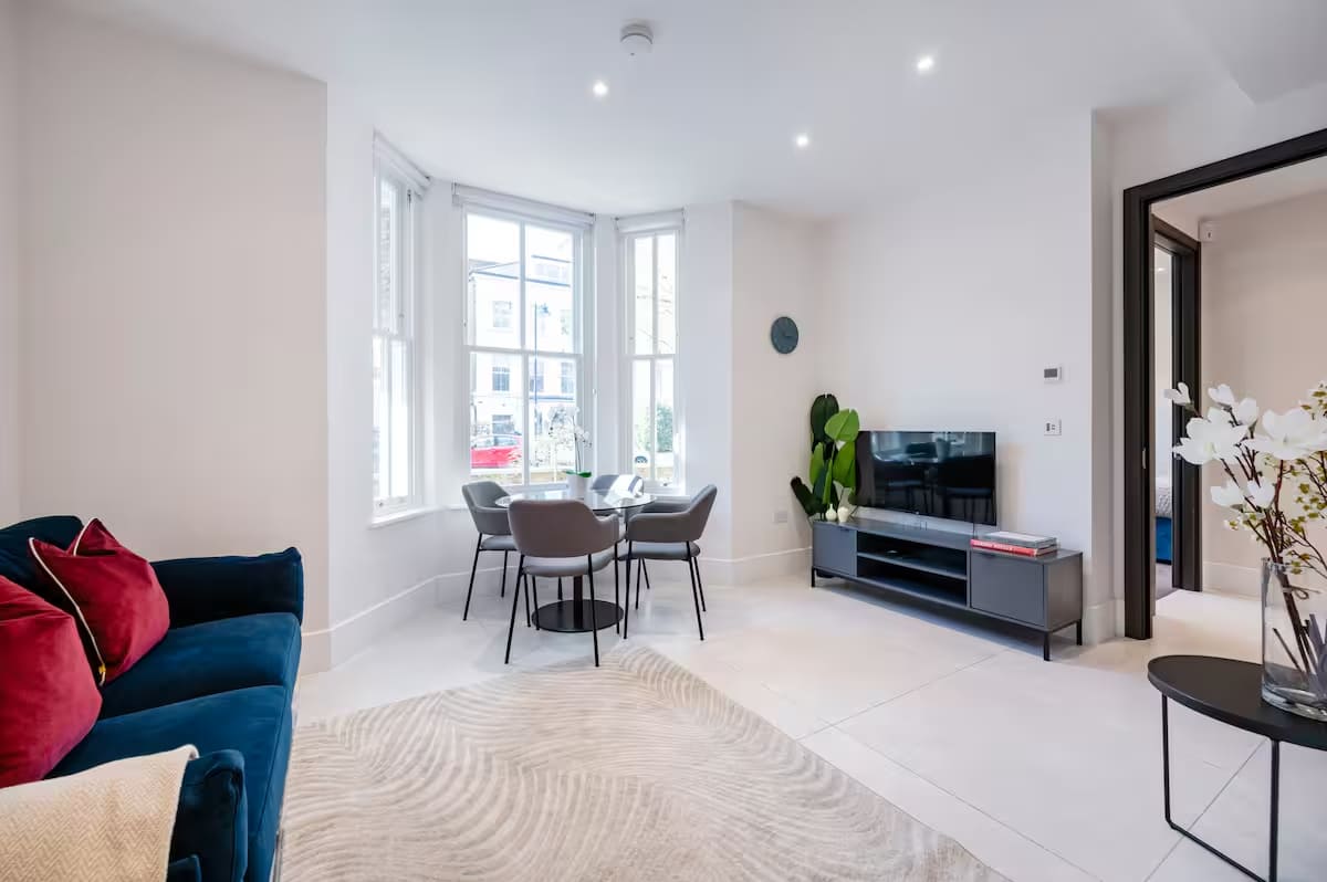 Contemporary Comfort, Near Angel Station