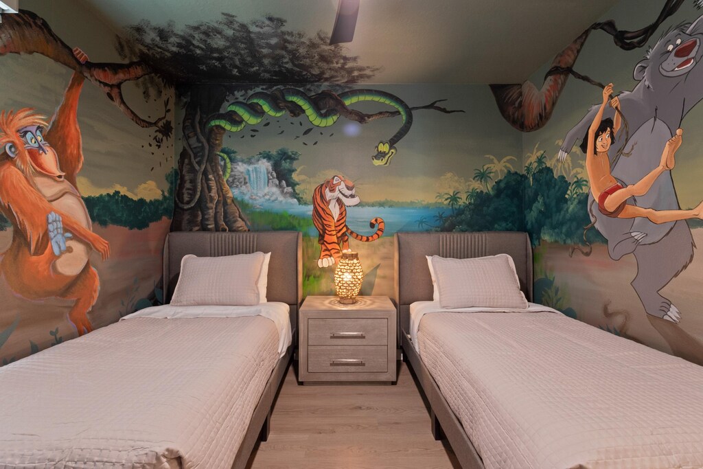 Adventurous Jungle Book Themed Bedroom with 2 Twin Beds