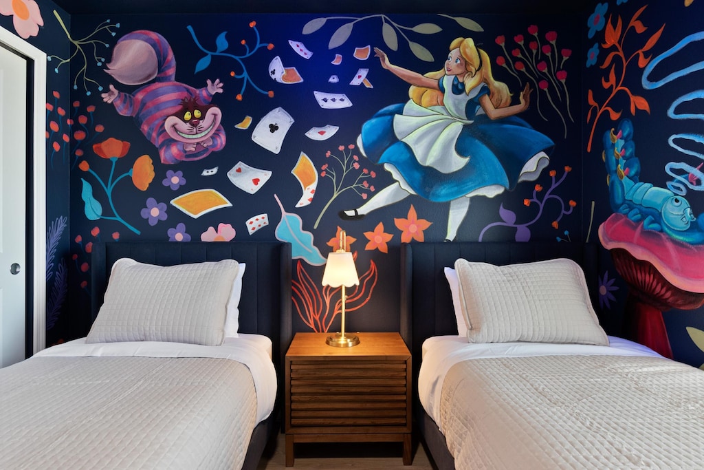 Wonderful Alice in Wonderland Bedroom with 2 Twin Beds