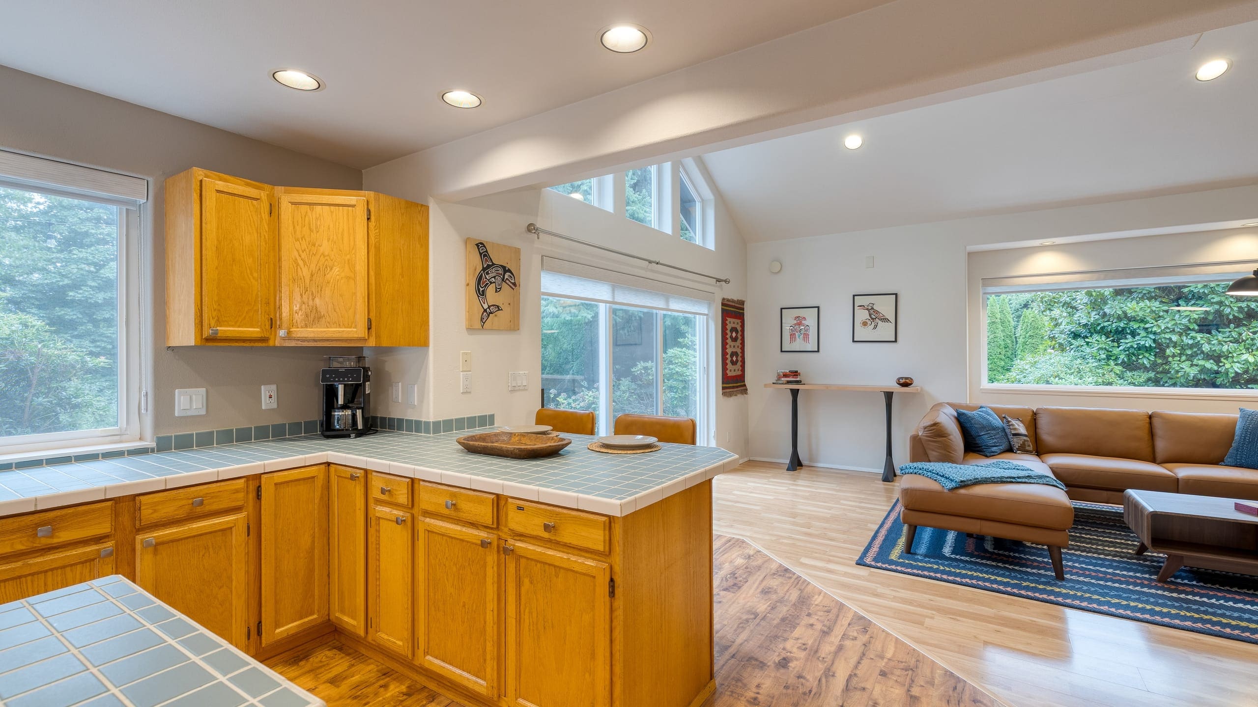 Fully equipped kitchen.