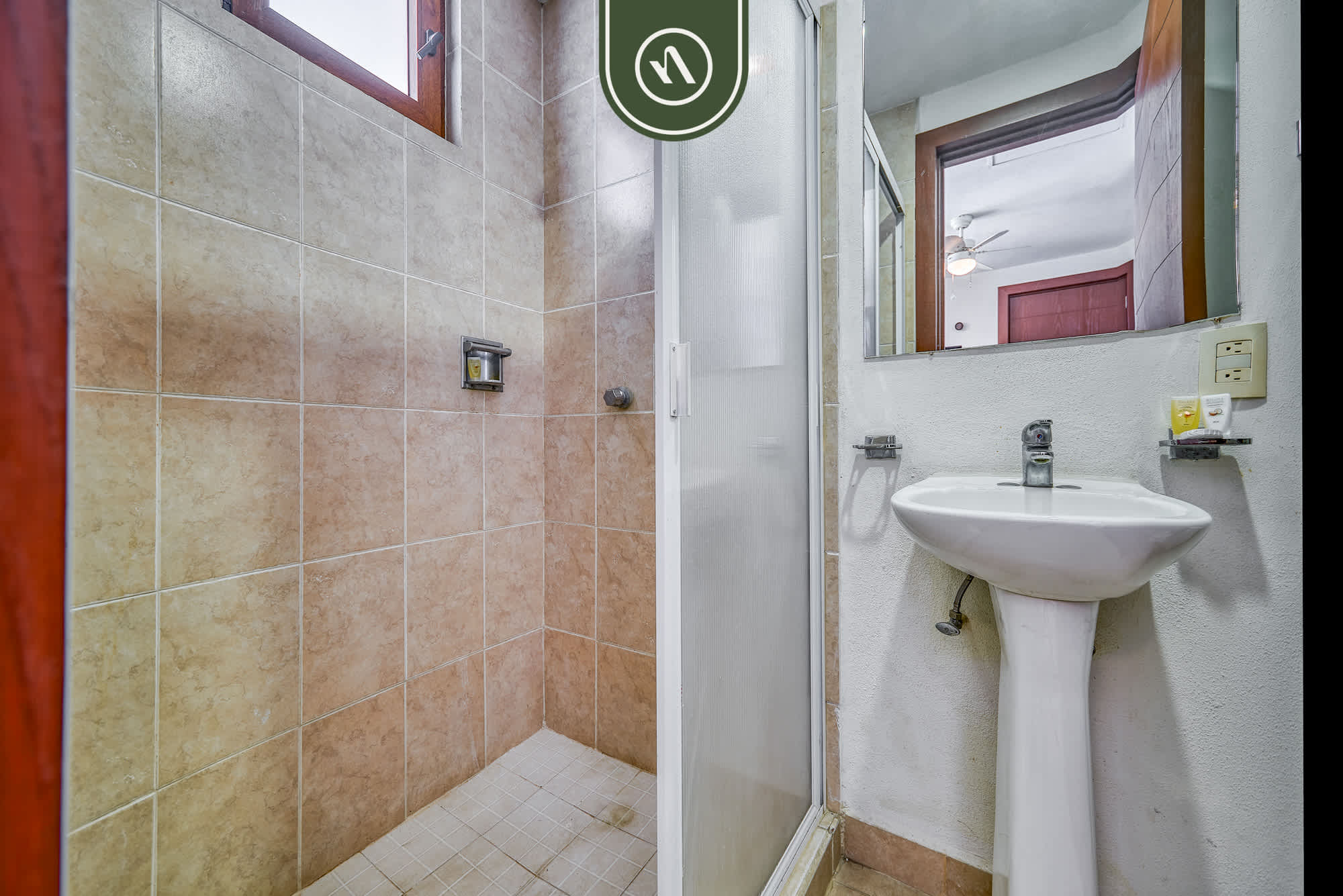 Oceanfront 3BR Condo with Beach Club - Pool