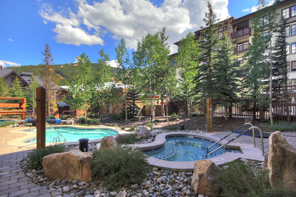 Nice hot tubs located in the back of Passage Point, makes for a great place to unwind after a day of skiing.