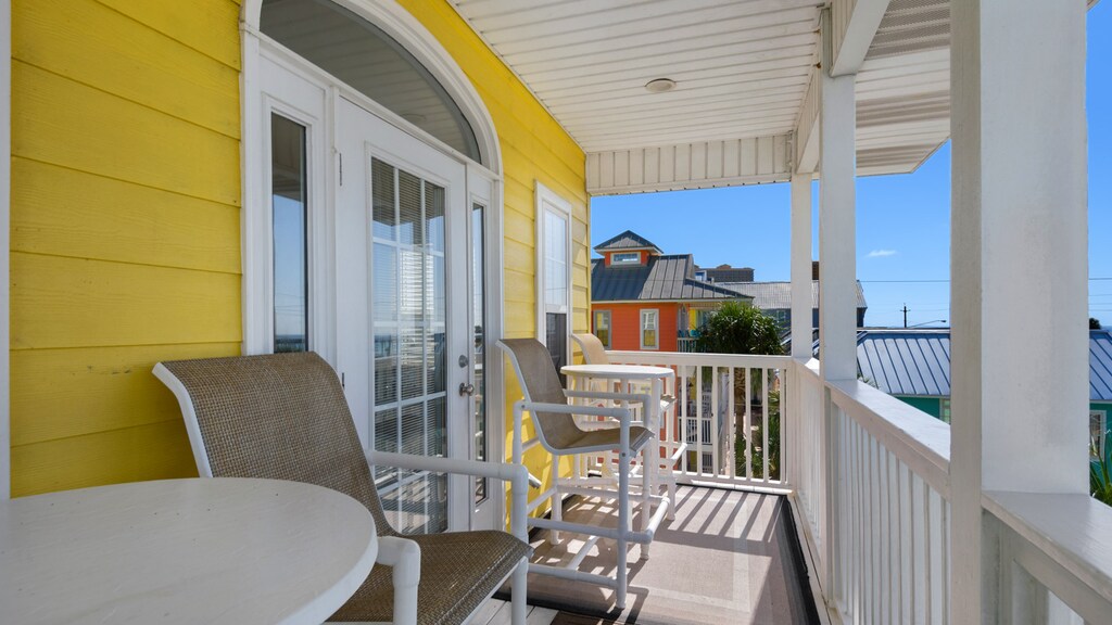 PPPP - Summertowne 10 | Balcony Area