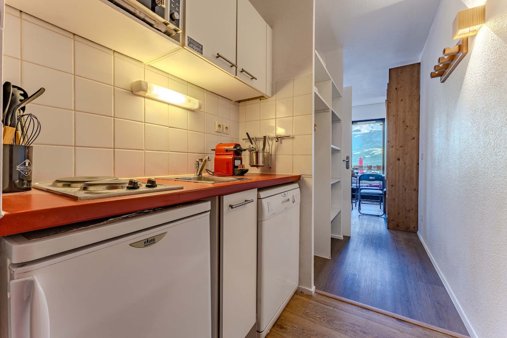 From the moment you step in, feel the warm welcome of a thoughtfully designed space in Europe’s highest ski resort.