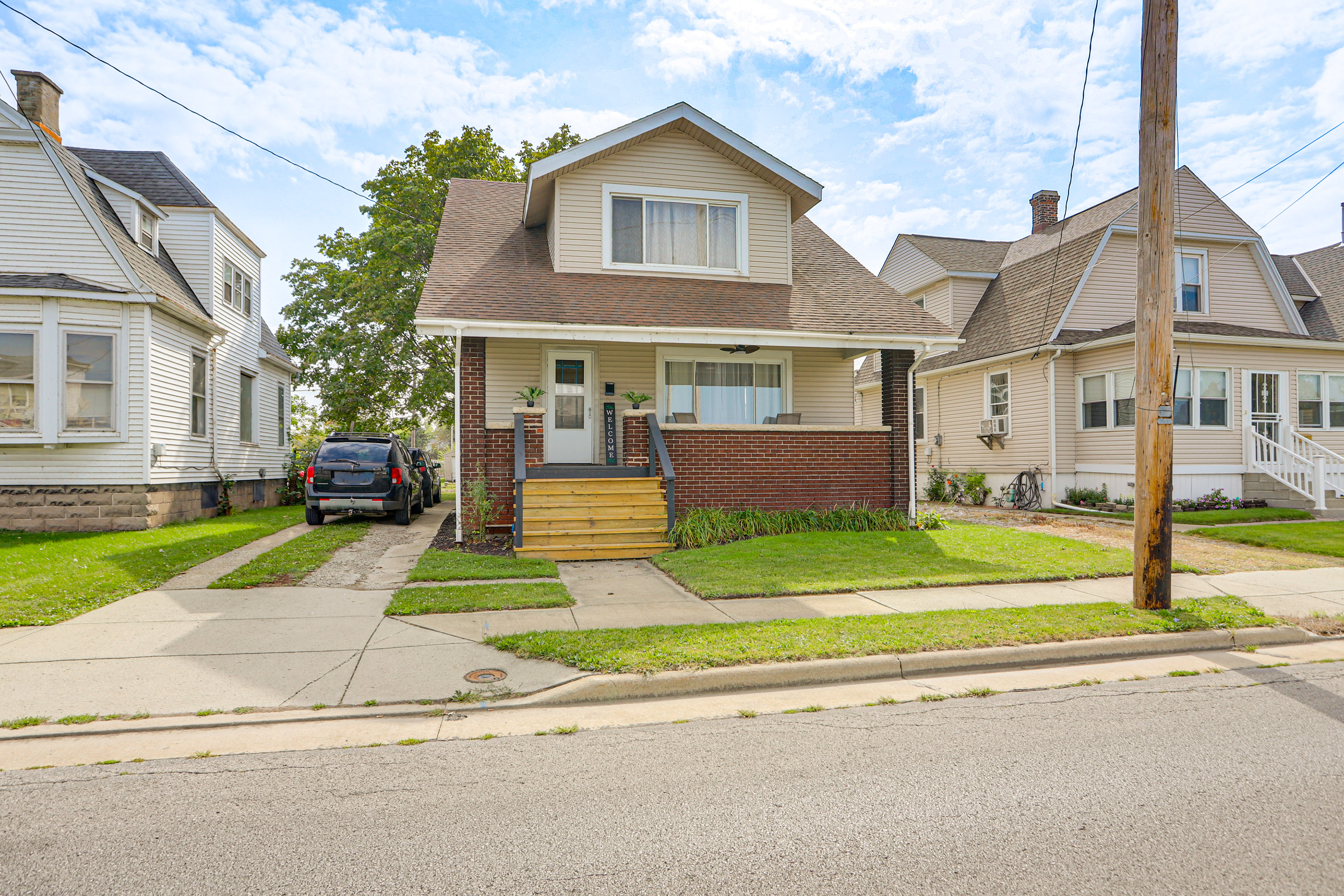 1 Mi to Cedar Point: Family Getaway w/ Porch!