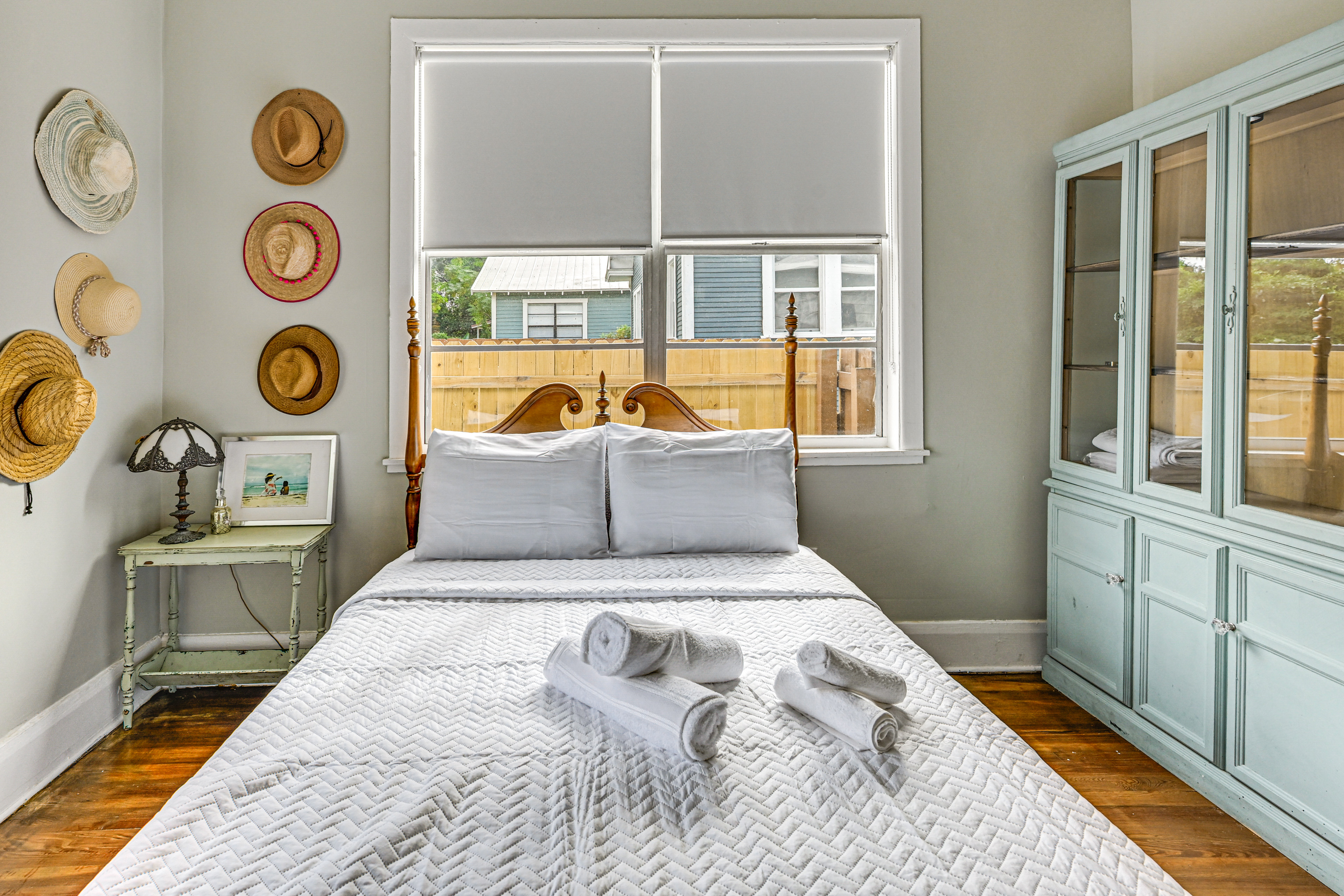 2 Mi to Ybor City: Eclectic Tampa Charmer!