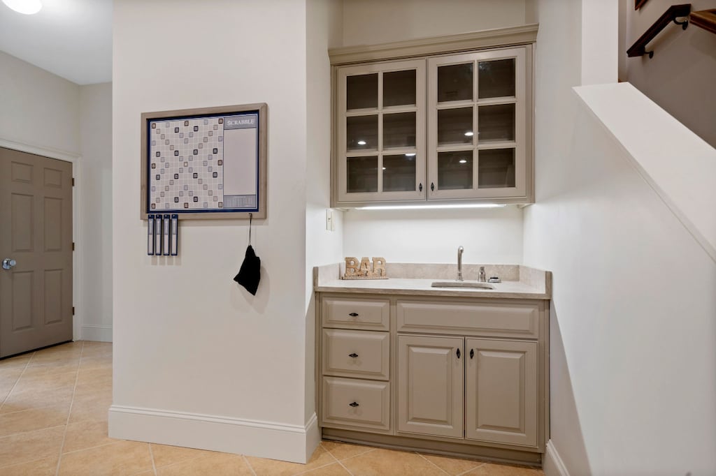 Thrush Turn Manor - Lower-Level Wet Bar