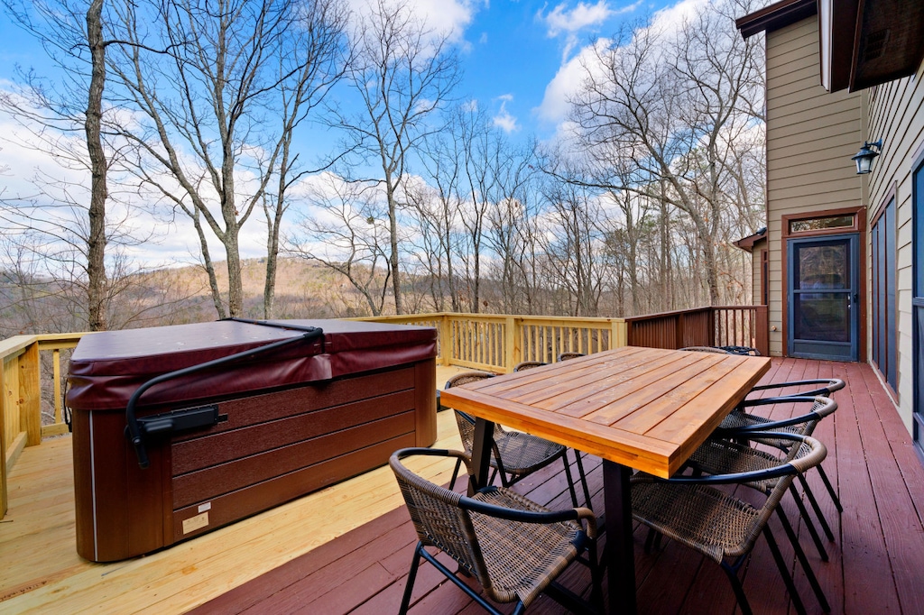 Thrush Turn Manor - Entry Level Hot Tub