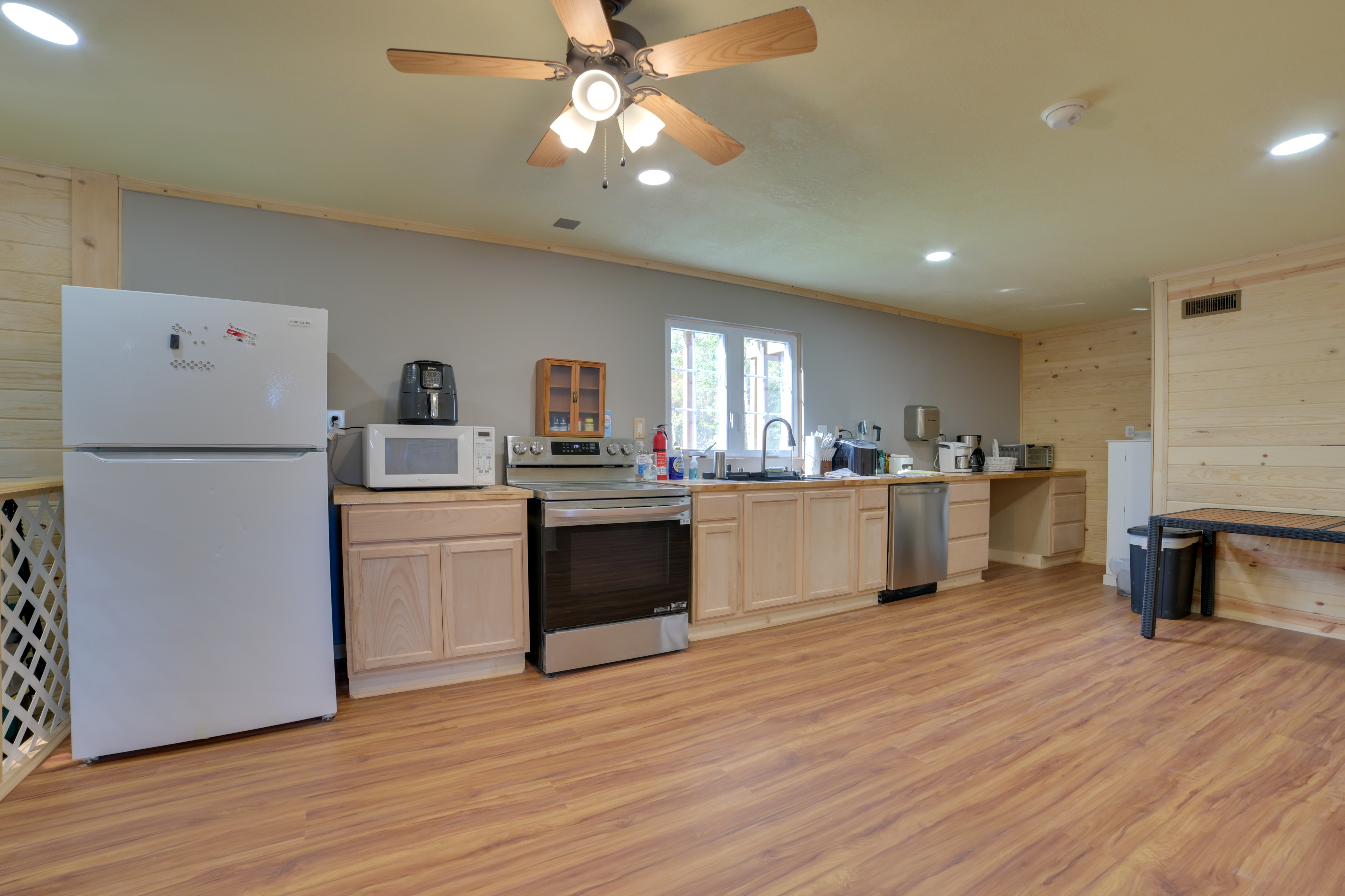 Hunt, Hike & Fish! Remote UP Cabin on Chub Creek