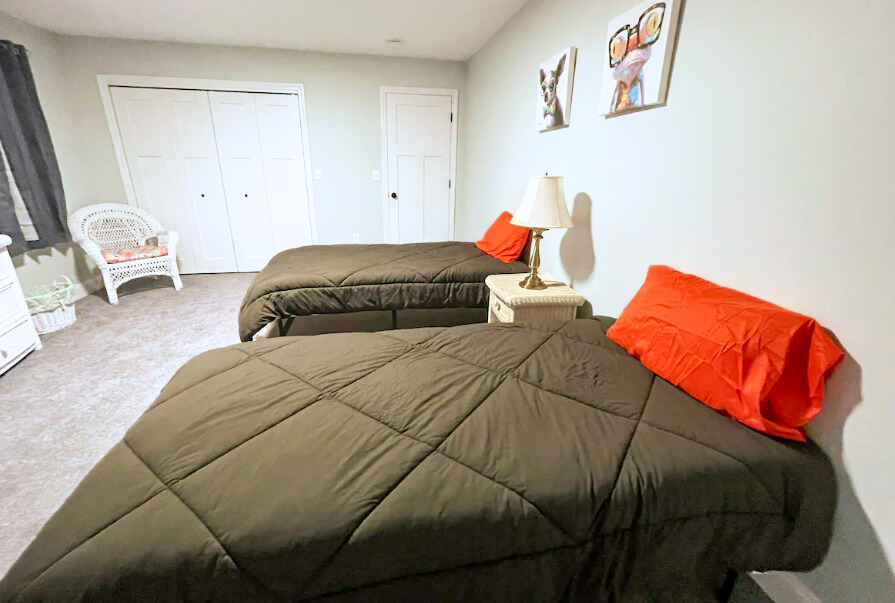 Bedroom 3 – Two Twin Beds