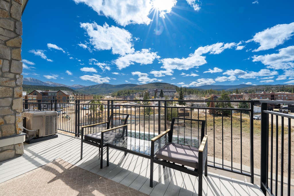 SWP Timber Fox 3404 private deck view