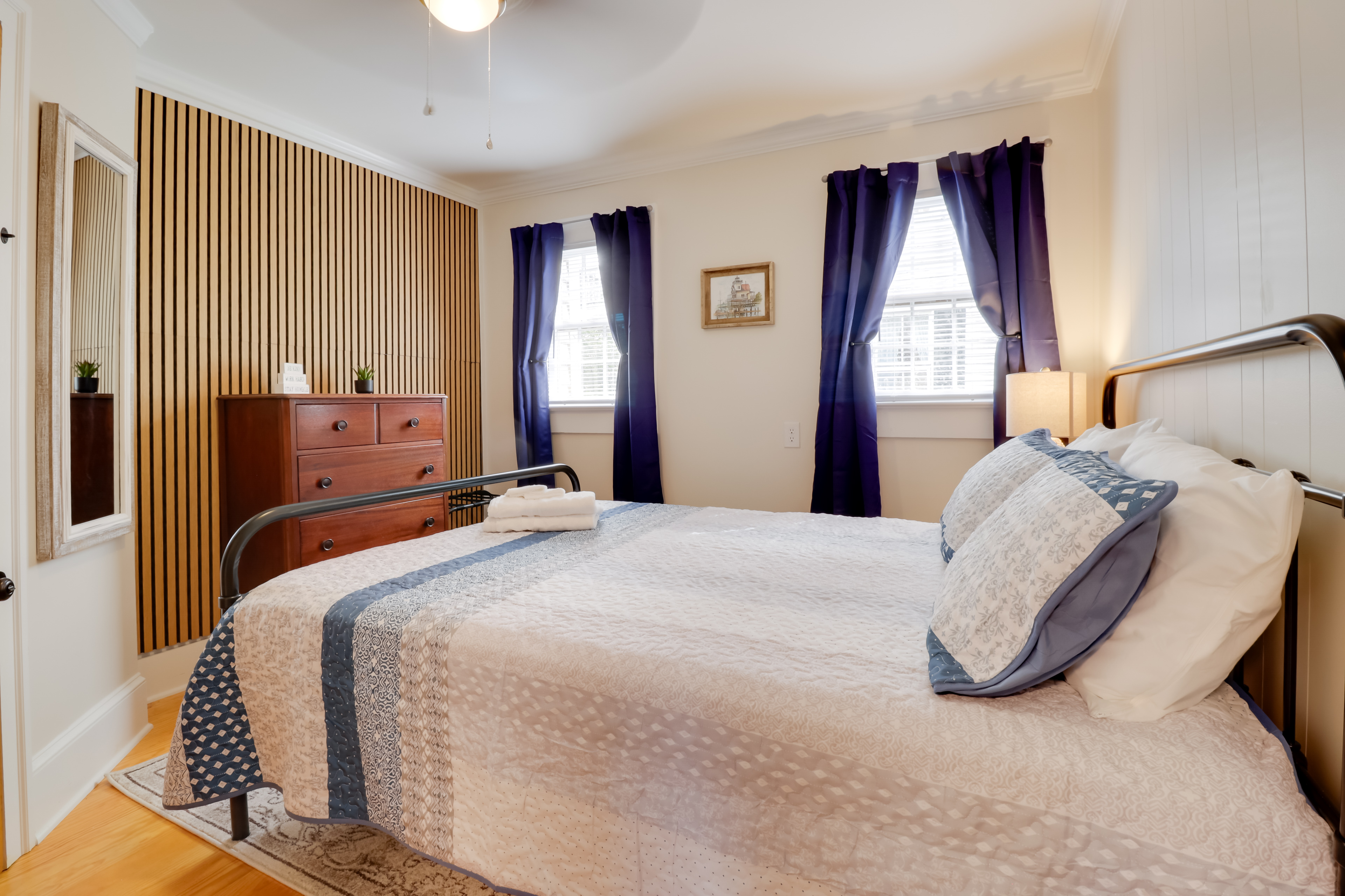 Steps to Downtown! Family Home in Historic Edenton