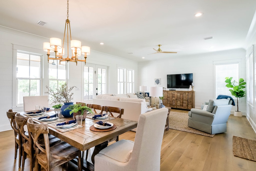 First Floor: Dining Area