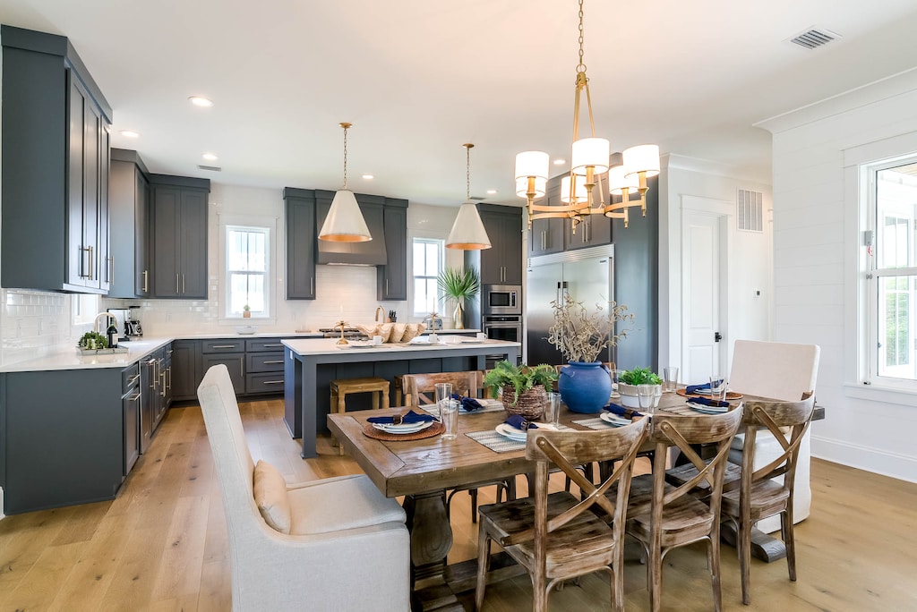 First Floor: Dining Area