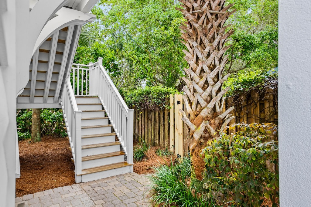 Carriage House: Stairs