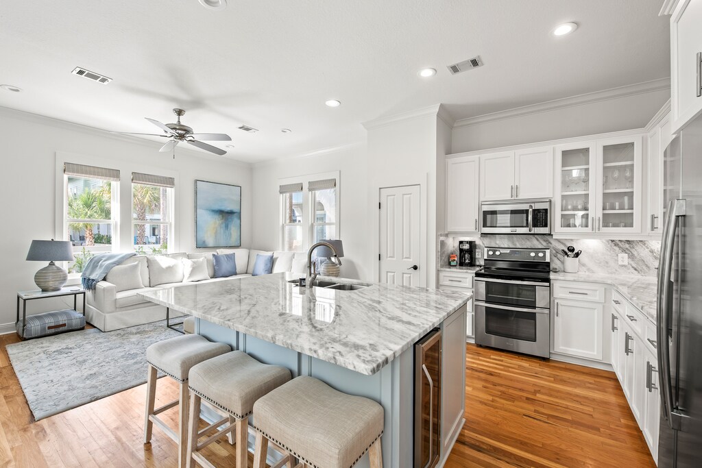 First Floor: Kitchen