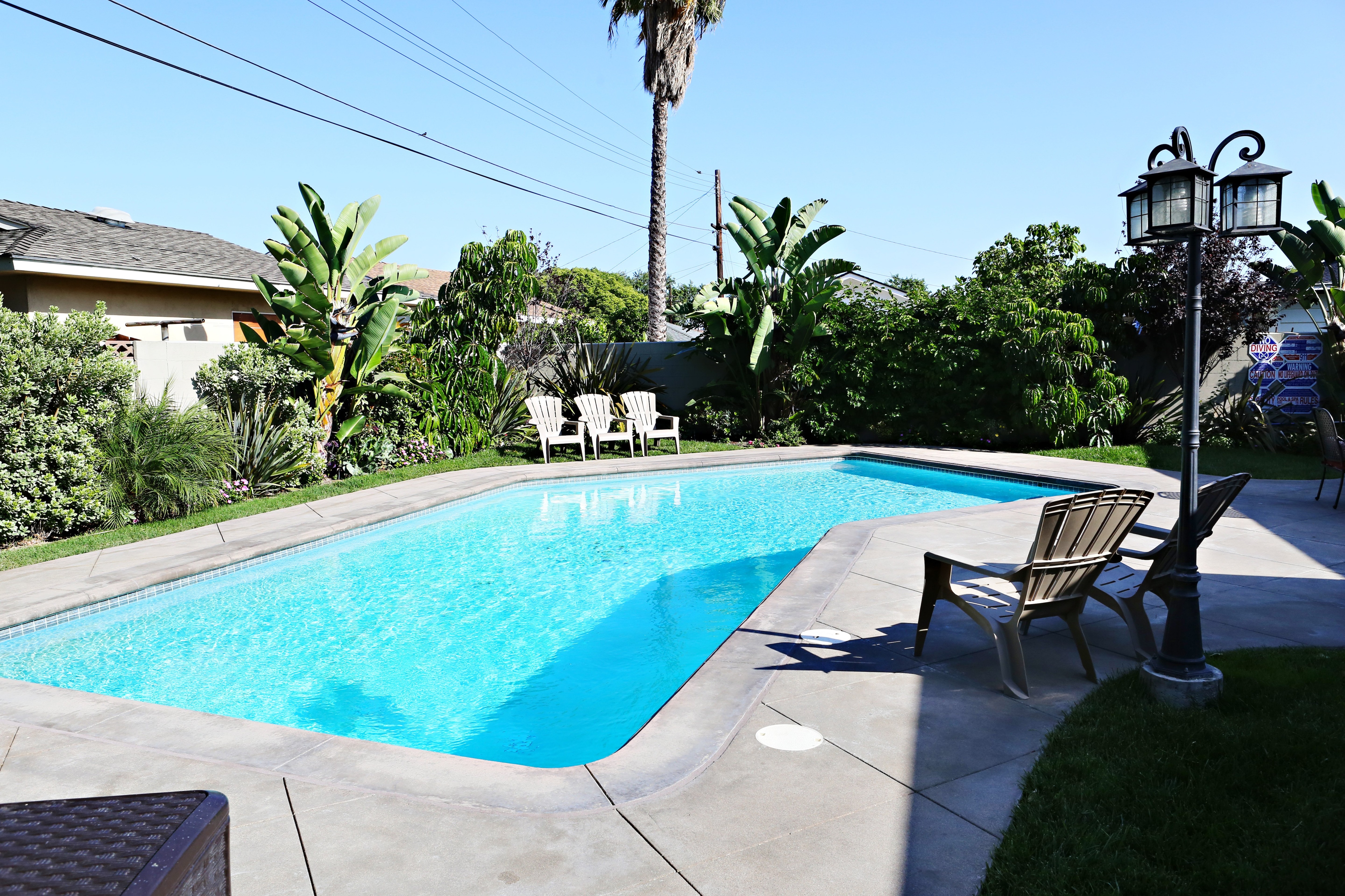Lovely Anaheim Pool Home: 2 Ensuites, 1 Mi 2Disney