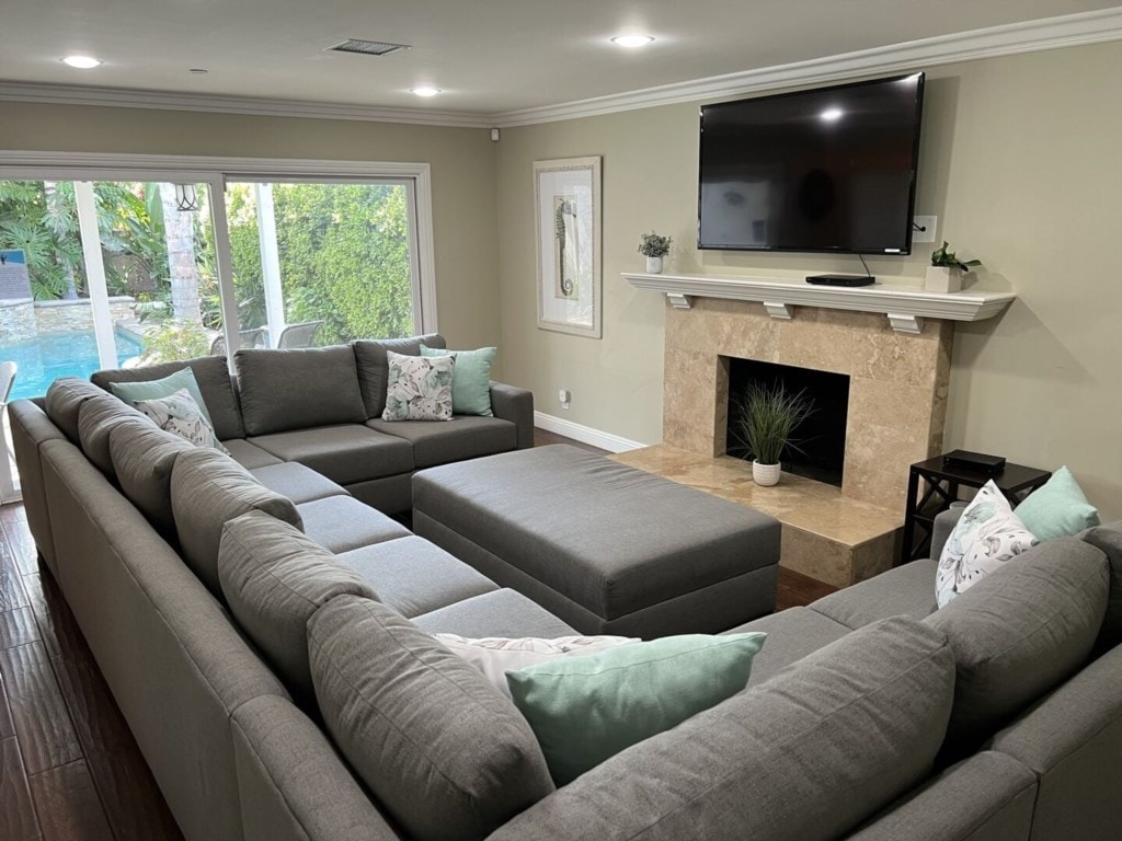 Living Room with Oversized sectional and Sleeper Sofa view 4
Sectional Sofa has Queen Pull-out Sleeper sofa