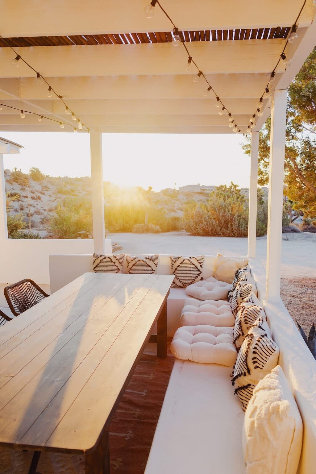 The ultimate outdoor dining space with views of Joshua Tree National Park, tons of seating and propane BBQ 