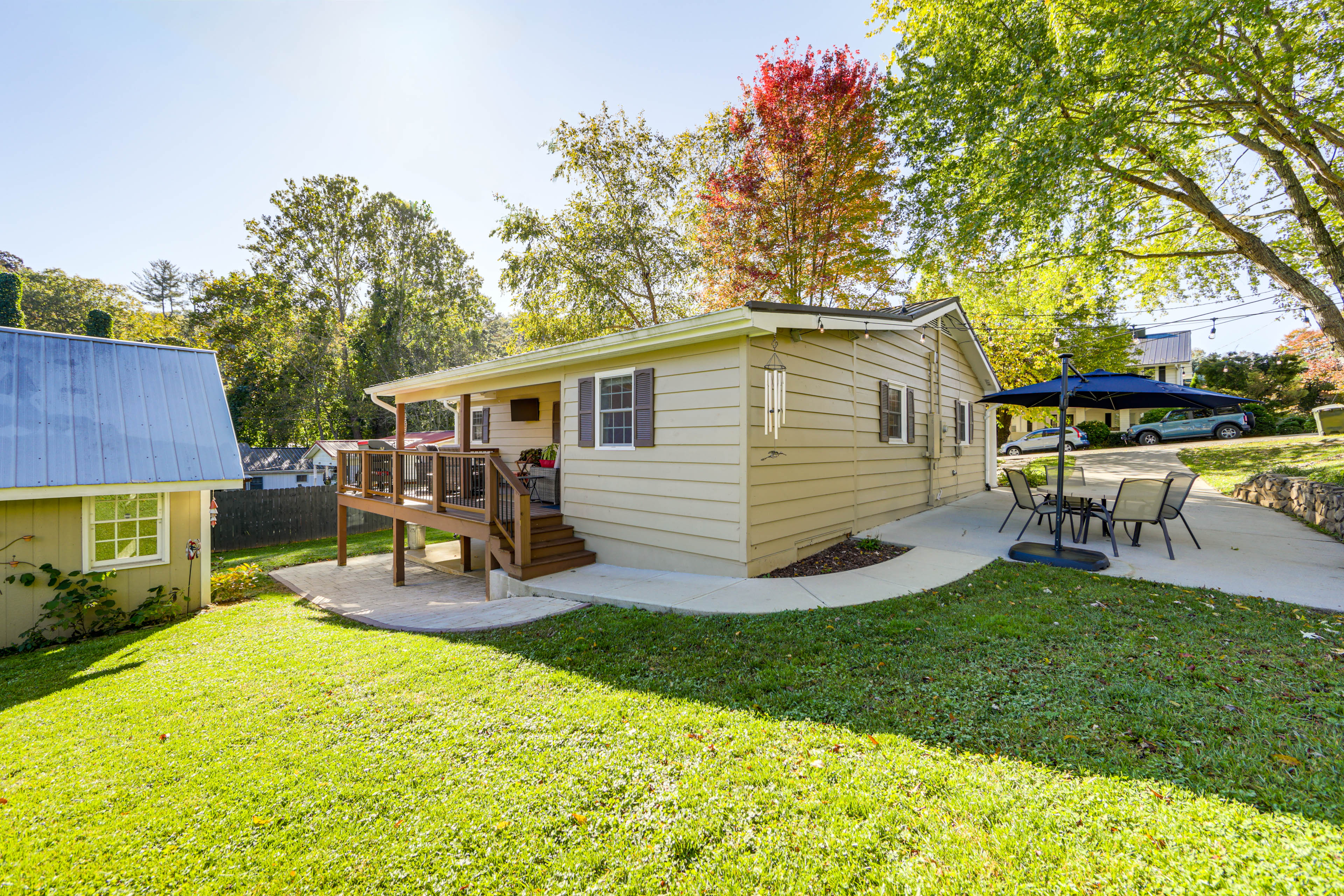Walk to Frog Level Historic District! Home w/ Deck