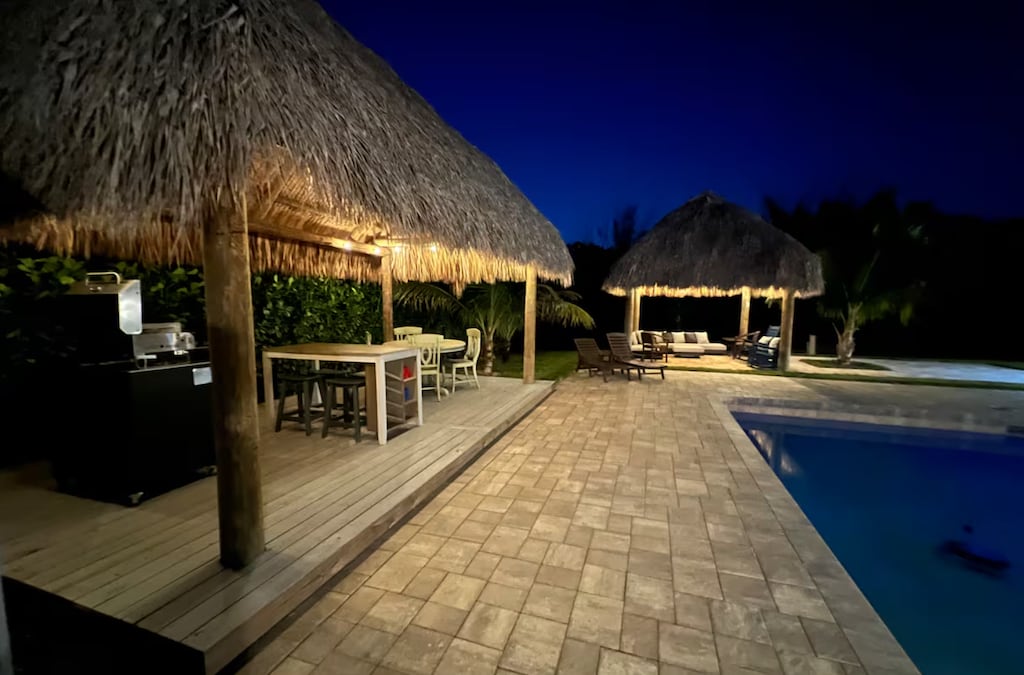 Tiki Griddle area with running water