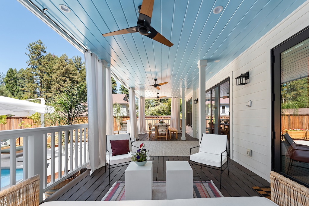 Your back deck (veranda) feels like a private, expansive cabana, with a hint of Southern charm.
