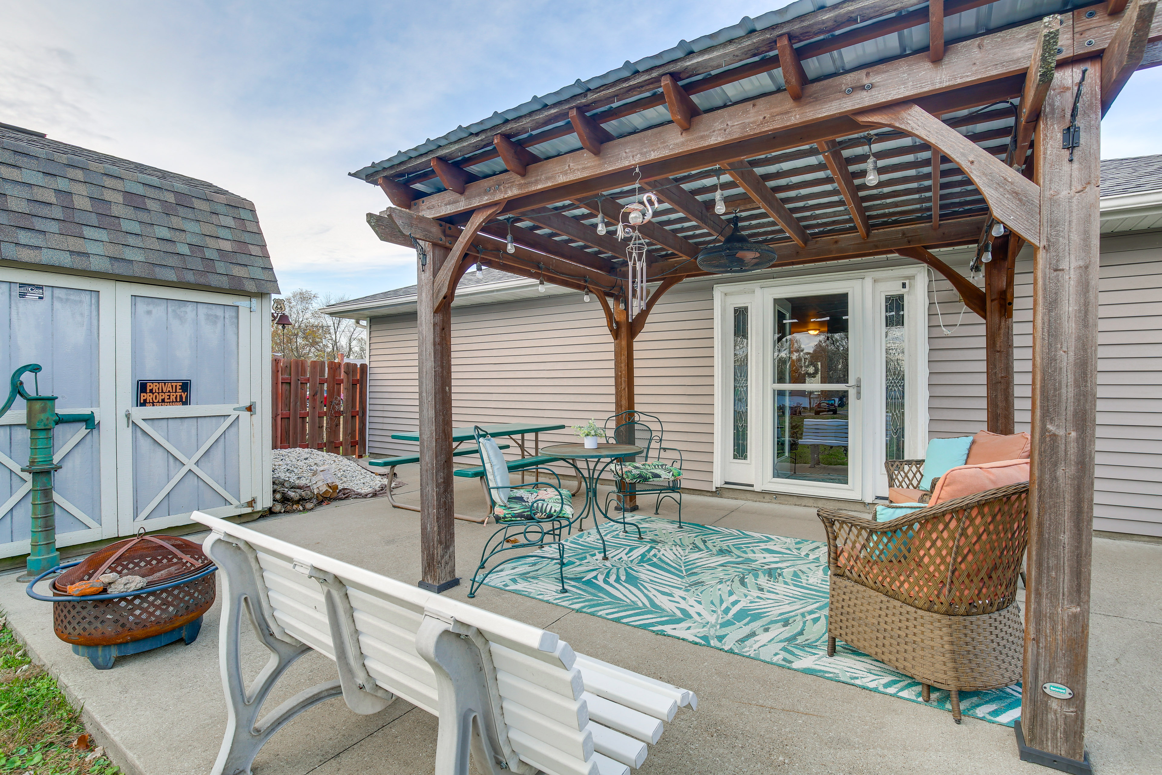 Route 66 Gem! Charming Litchfield Home w/ Yard