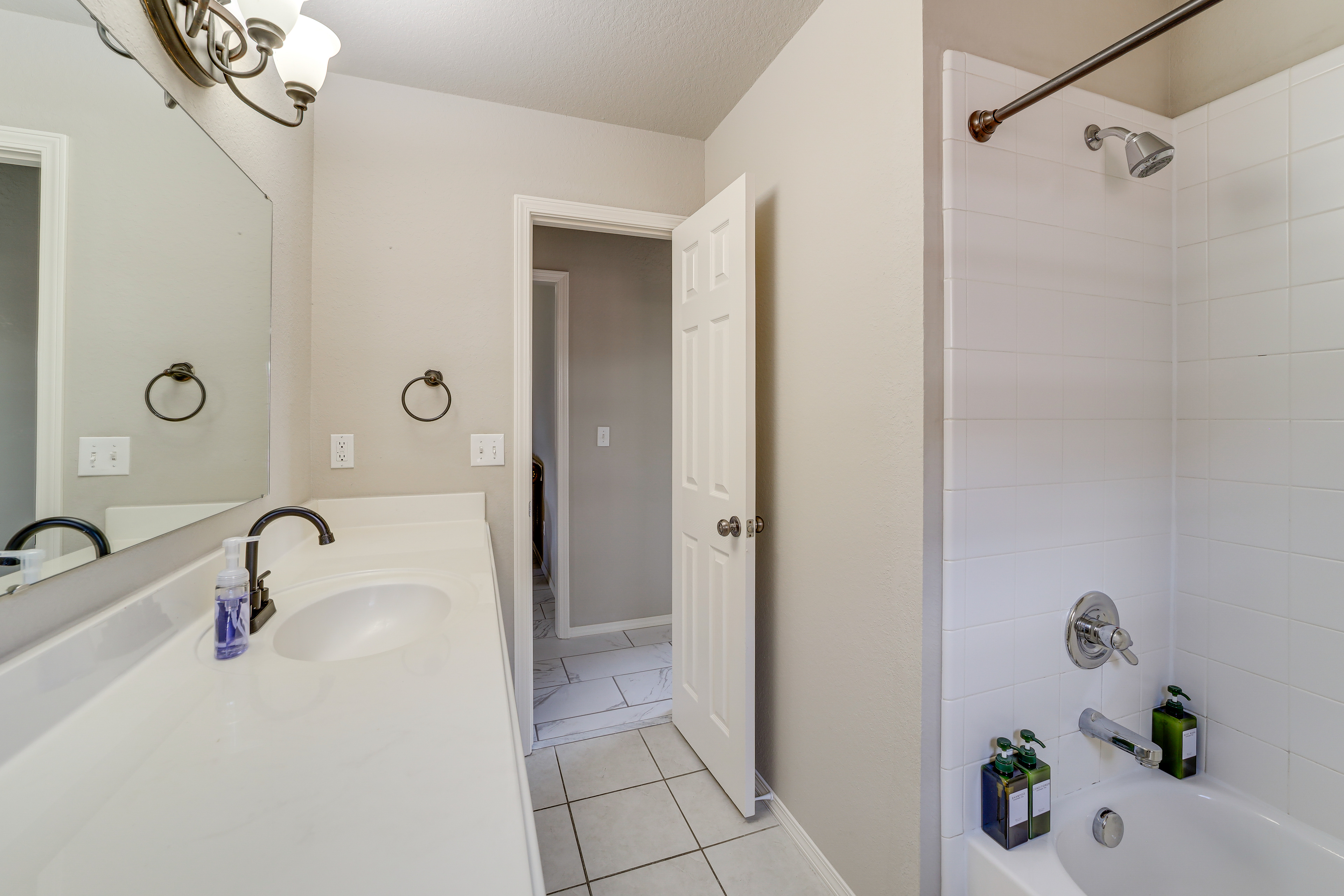 Walk to Park & Pool, Broken Arrow Family Escape!