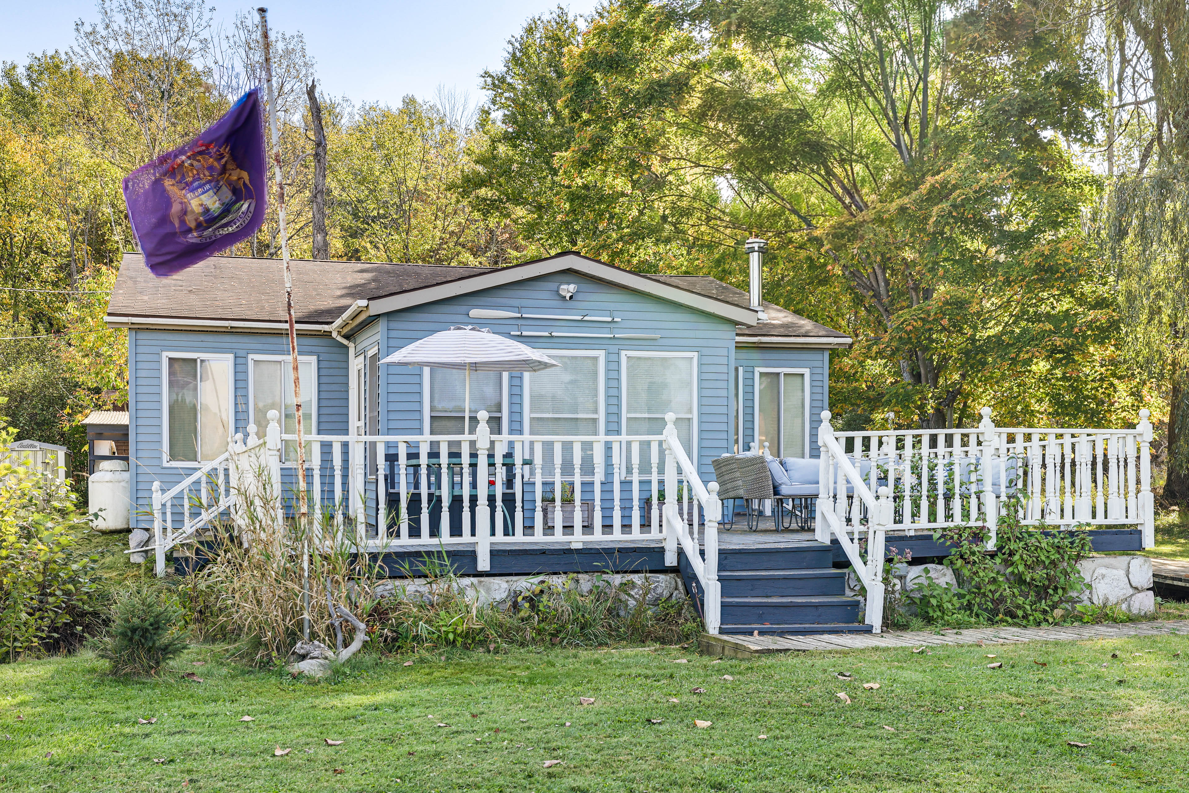 Lake Access Steps Away: Dock, Deck & Grill!